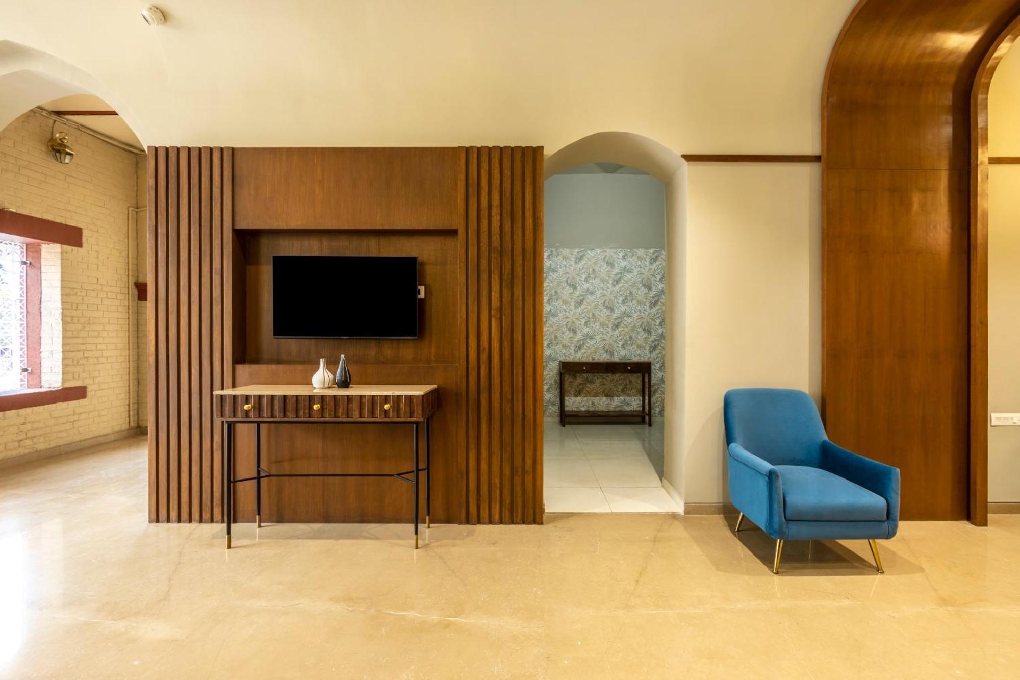 Sunday Hotel Vadodara Extérieur photo