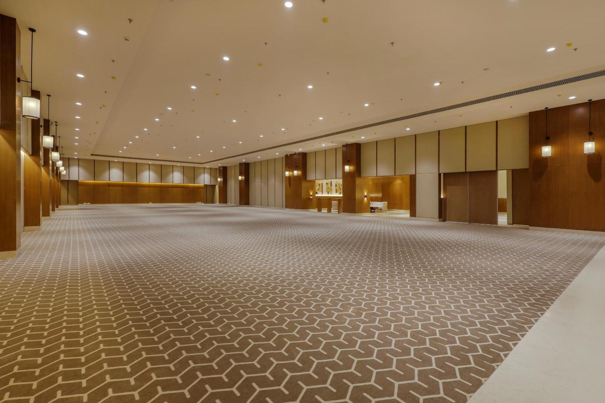 Sunday Hotel Vadodara Extérieur photo